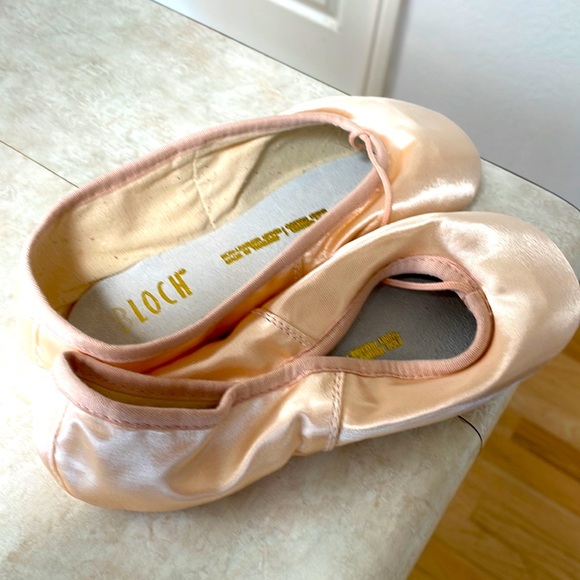 bloch serenade pointe shoes